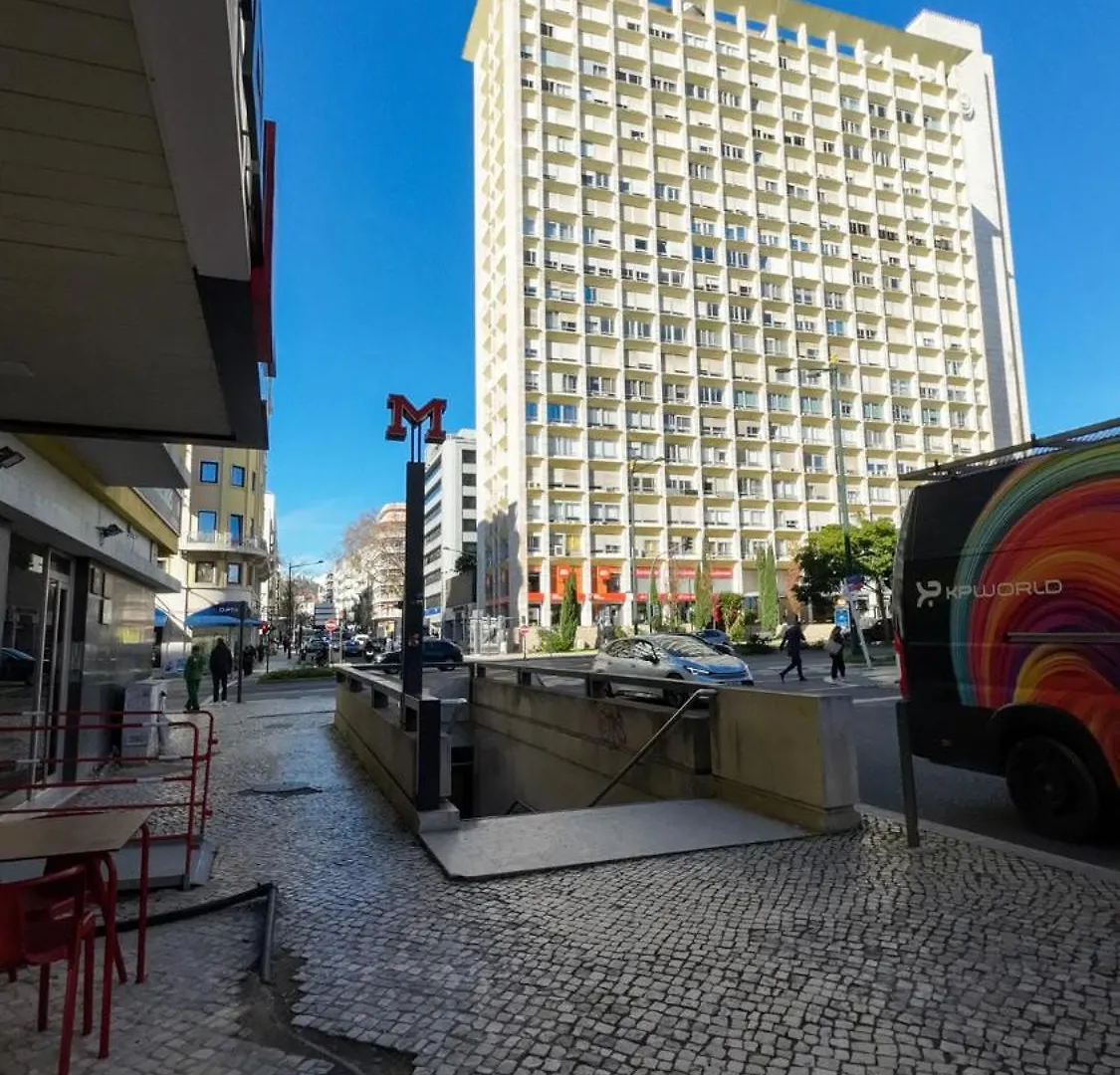 Saldanha Cozy Apartament Лиссабон